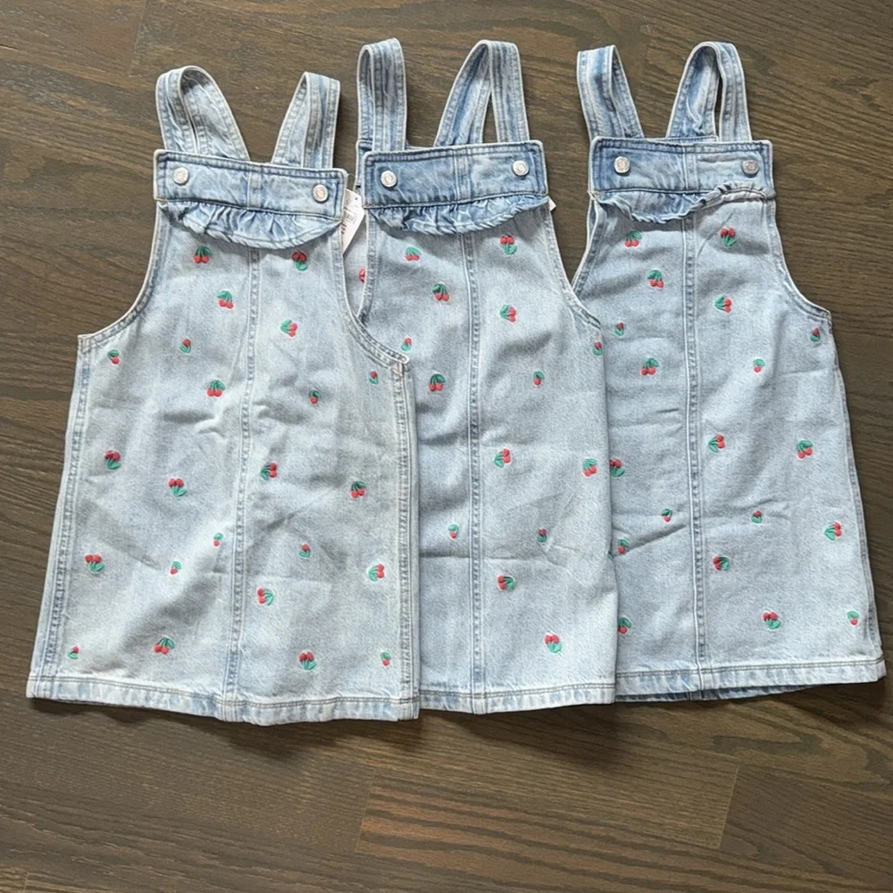 NWT babyGap Cherry Embroidered Denim Overall Dress 5T | Light Wash